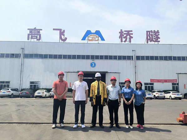 非洲客戶到高飛股份參觀考察